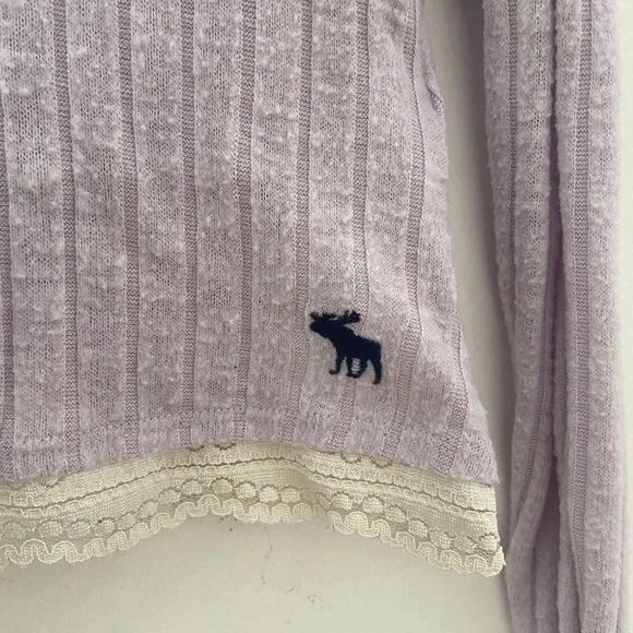 Lilac lace trim sweater - Picture 3 of 5